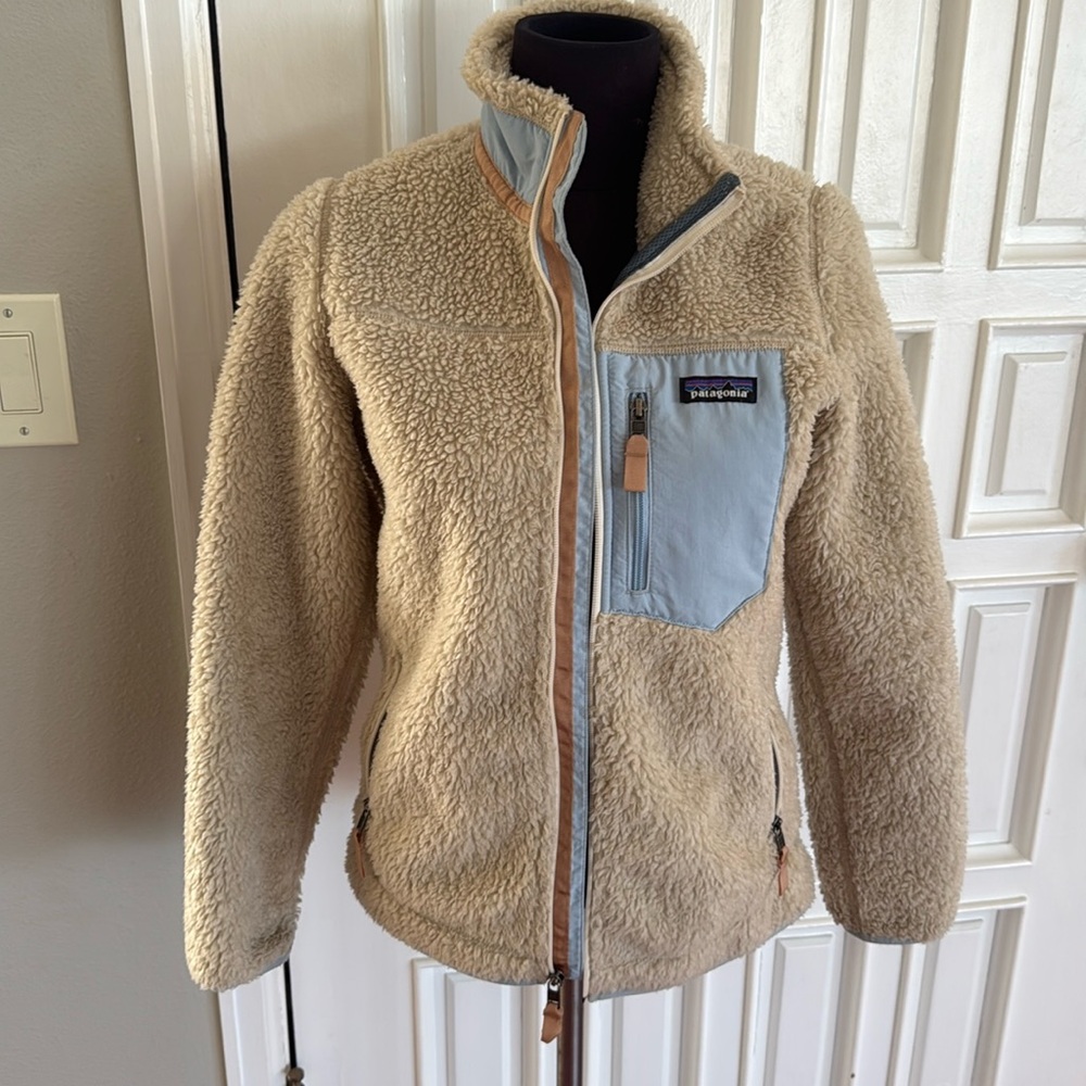 Patagonia Tan and Gray Fleece Jacket
